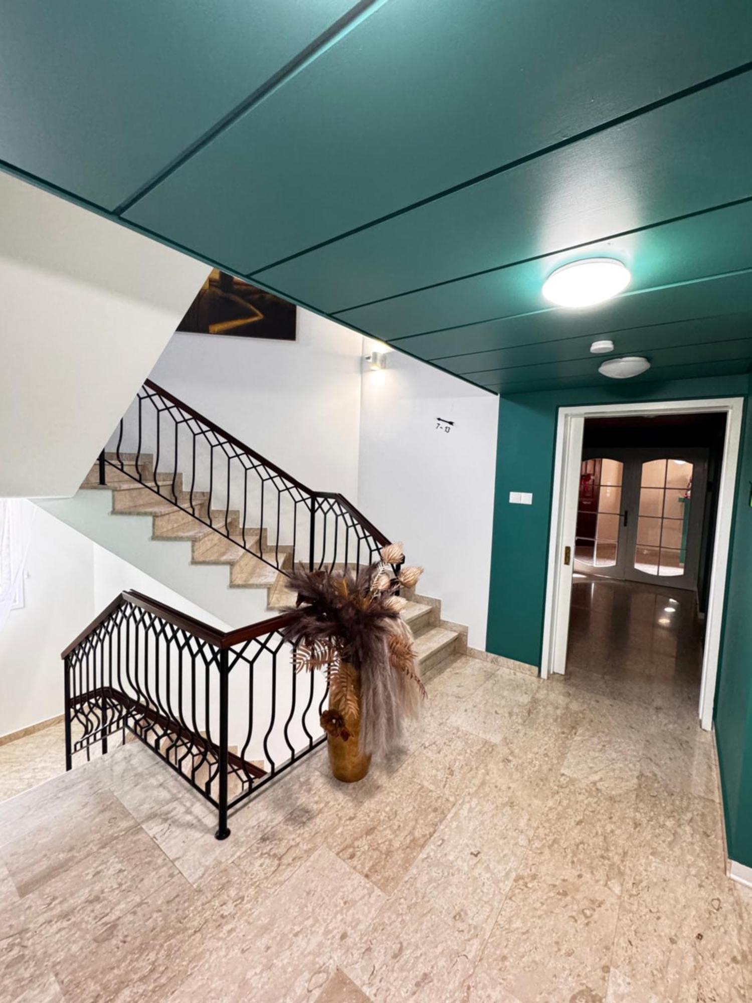 Modern 11 Private Kitchenette And Bathroom